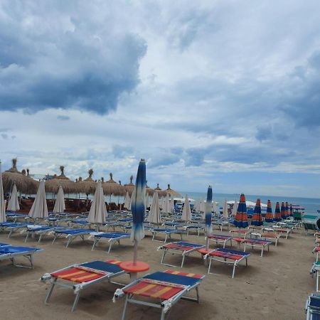 Bral Apartment 7 - Two-Bedroom With Seaview Durres Bagian luar foto
