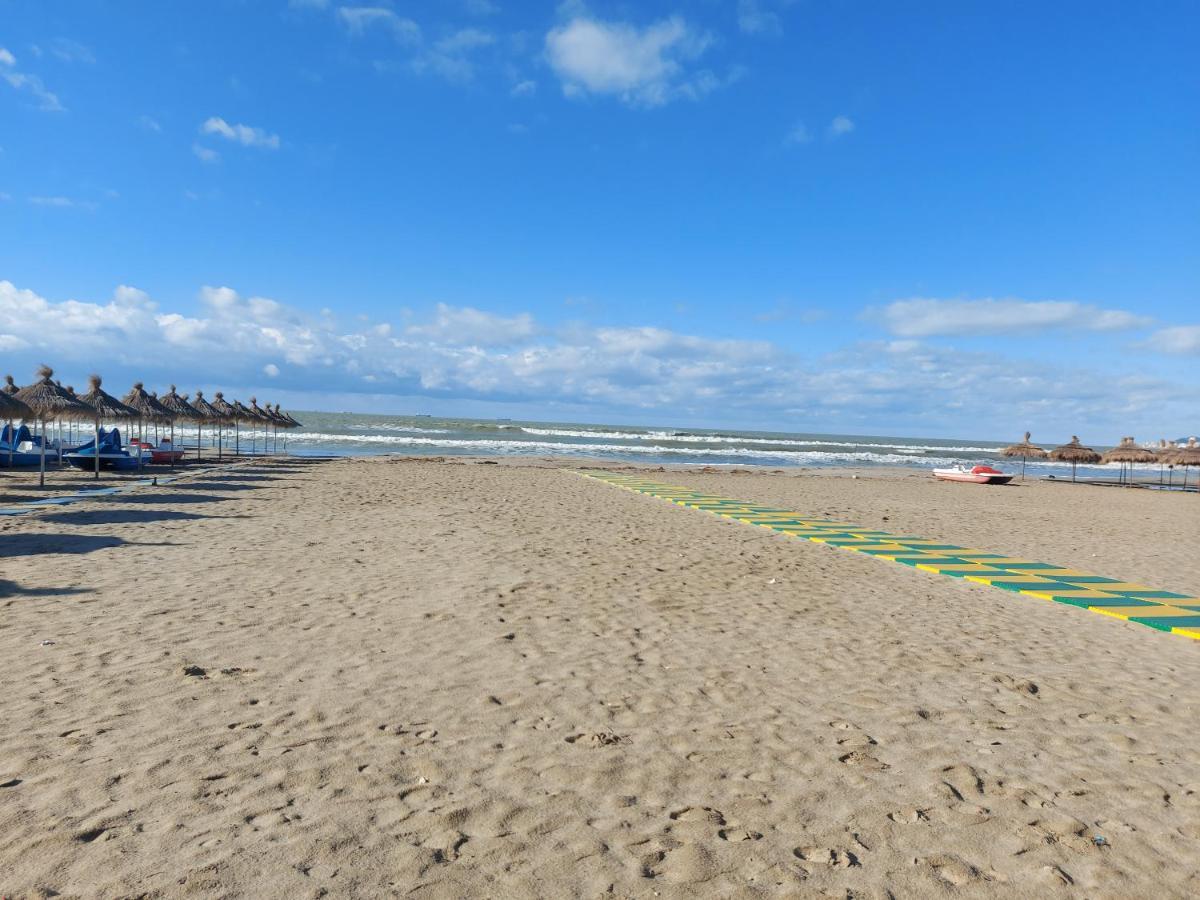 Bral Apartment 7 - Two-Bedroom With Seaview Durres Bagian luar foto