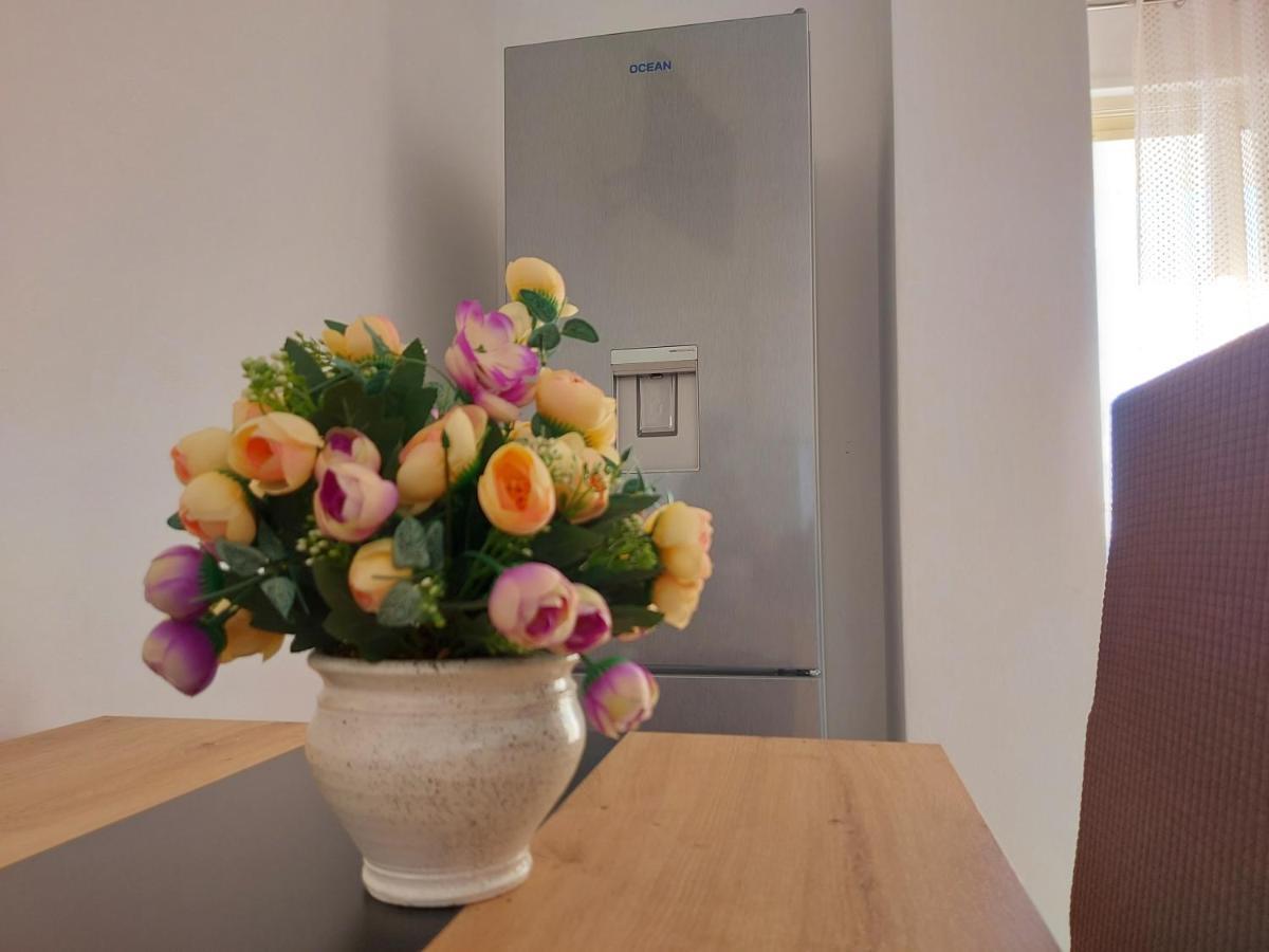 Bral Apartment 7 - Two-Bedroom With Seaview Durres Bagian luar foto