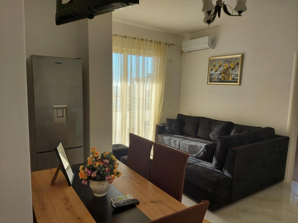 Bral Apartment 7 - Two-Bedroom With Seaview Durres Bagian luar foto