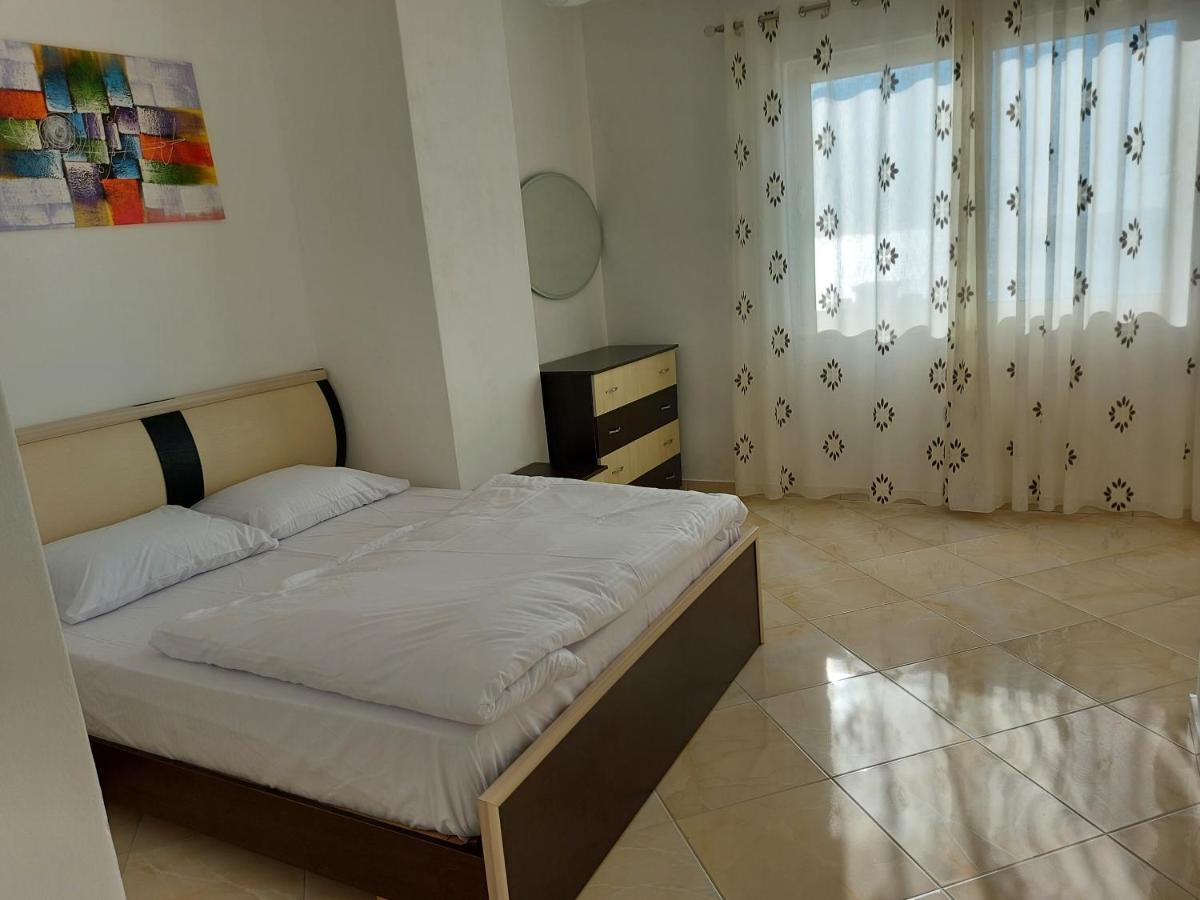 Bral Apartment 7 - Two-Bedroom With Seaview Durres Bagian luar foto