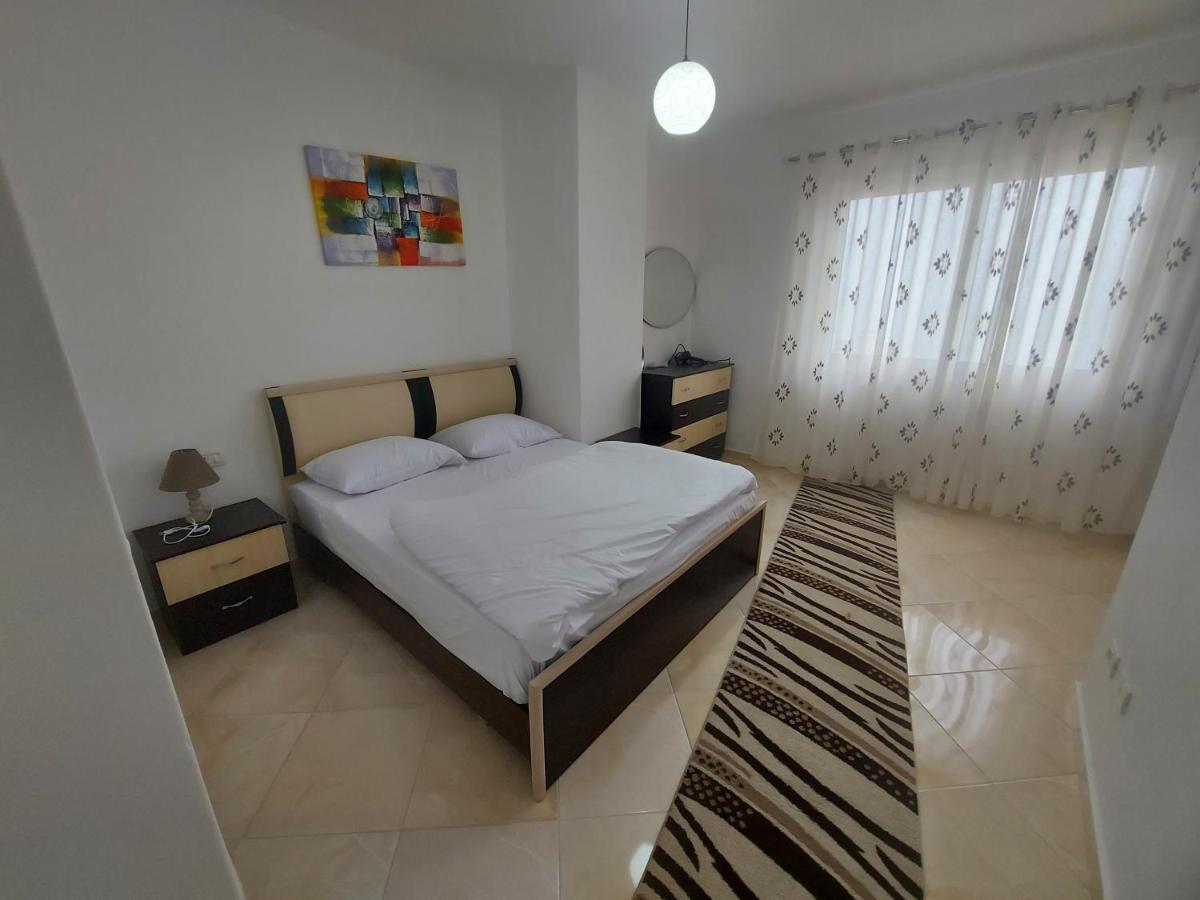 Bral Apartment 7 - Two-Bedroom With Seaview Durres Bagian luar foto