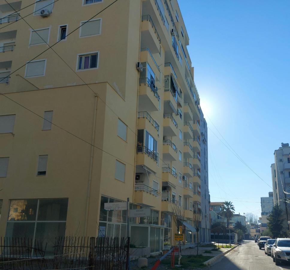 Bral Apartment 7 - Two-Bedroom With Seaview Durres Bagian luar foto