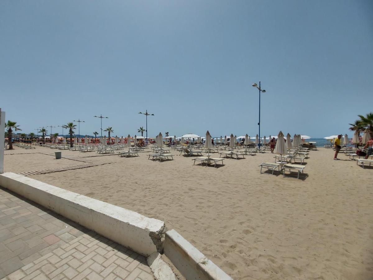 Bral Apartment 7 - Two-Bedroom With Seaview Durres Bagian luar foto