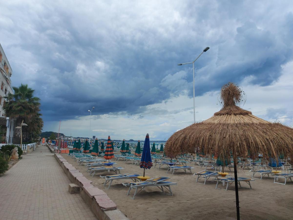 Bral Apartment 7 - Two-Bedroom With Seaview Durres Bagian luar foto